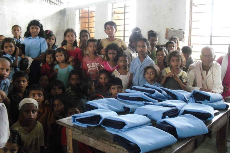 Schooldresssupporttodresstodalitchildren
